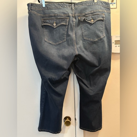 Torrid size 28 jeans - Picture 2 of 3